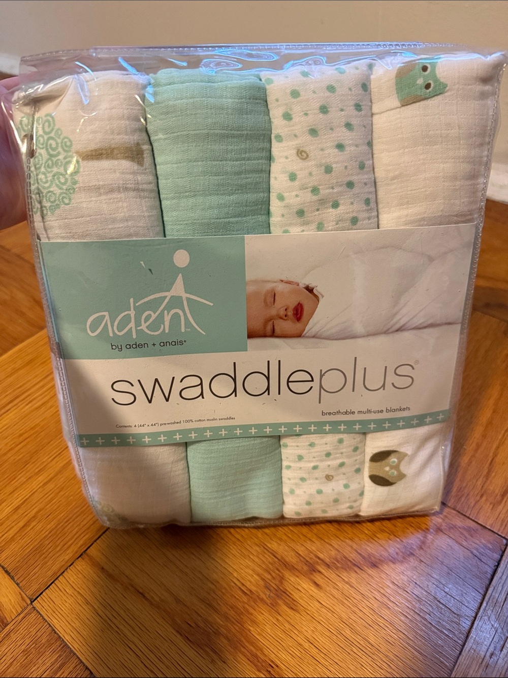 aden + anais SwaddlePlus Multi-Use Blankets in Mint & White